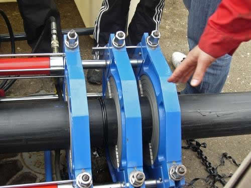 как соединить полиэтиленовые трубы