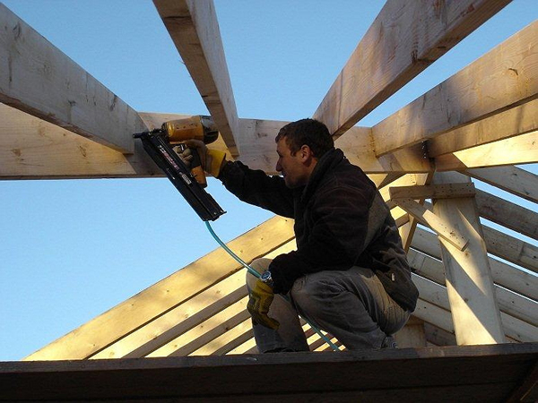 Фото электрического монтажного нейлера