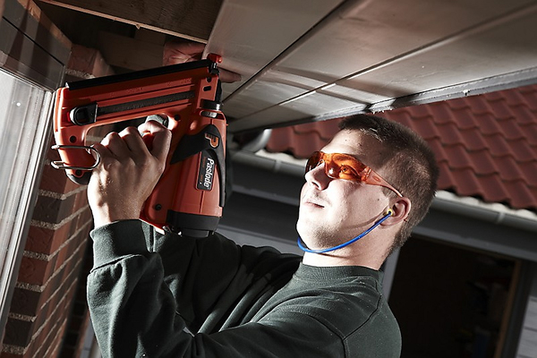 Фото газового монтажного нейлера