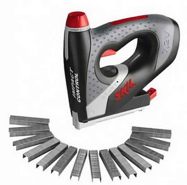 Фото строительного степлера с п-образными скобами