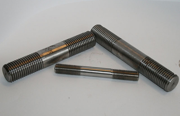 резьбовые шпильки