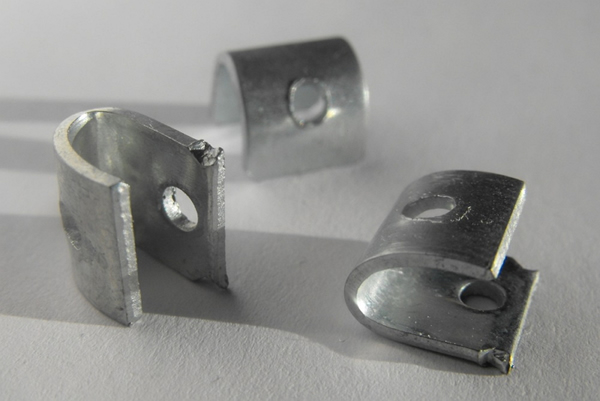 скобы крепежные