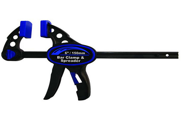 Фото универсальной быстрозажимной струбцины