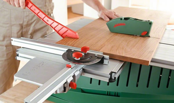 Фото настольной торцовочной пилы