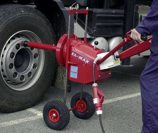 Фото электрического ударного гайковерта для больших машин