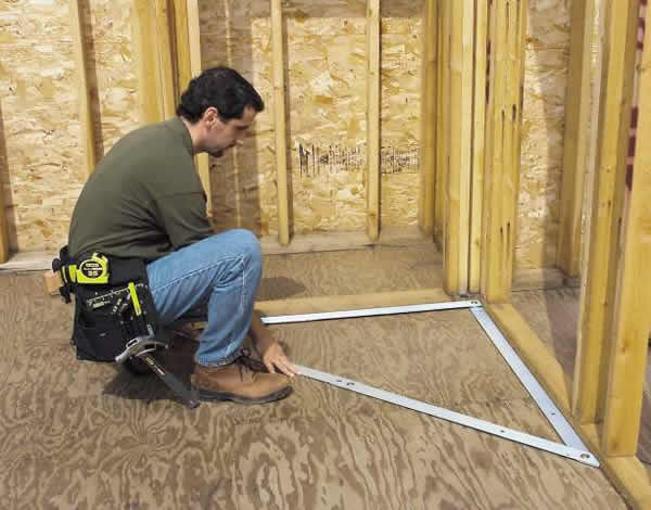 Фото строительного угольника