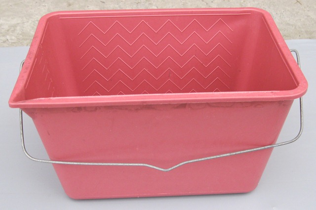 Фото строительного пластикового квадратного ведра