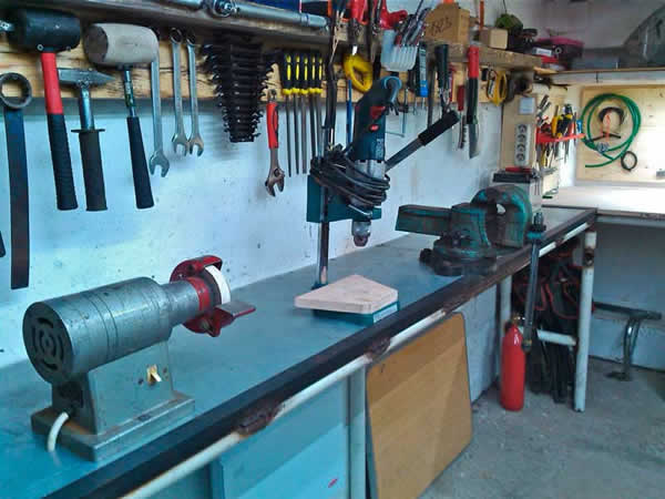 Фото металлического верстака