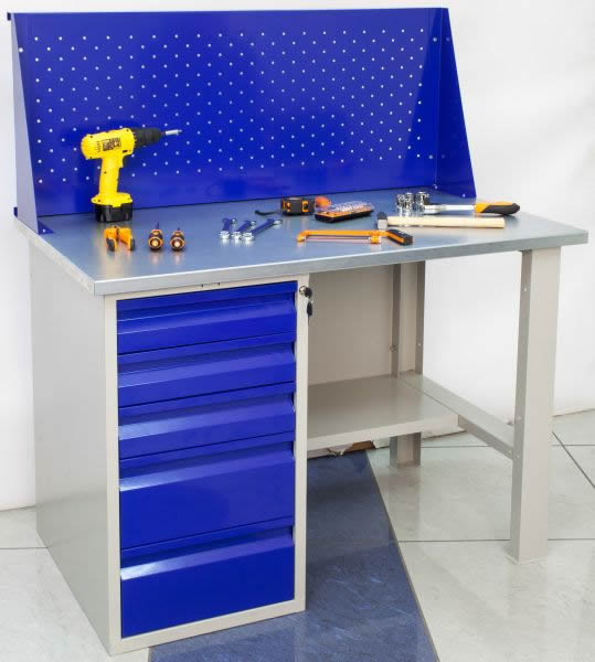 Фото верстака однотумбового